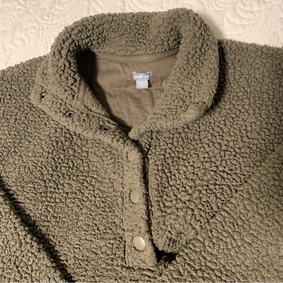 Aerie xs green teddy bear Sherpa sweater pullover olive army snap - Picture 2 of 7